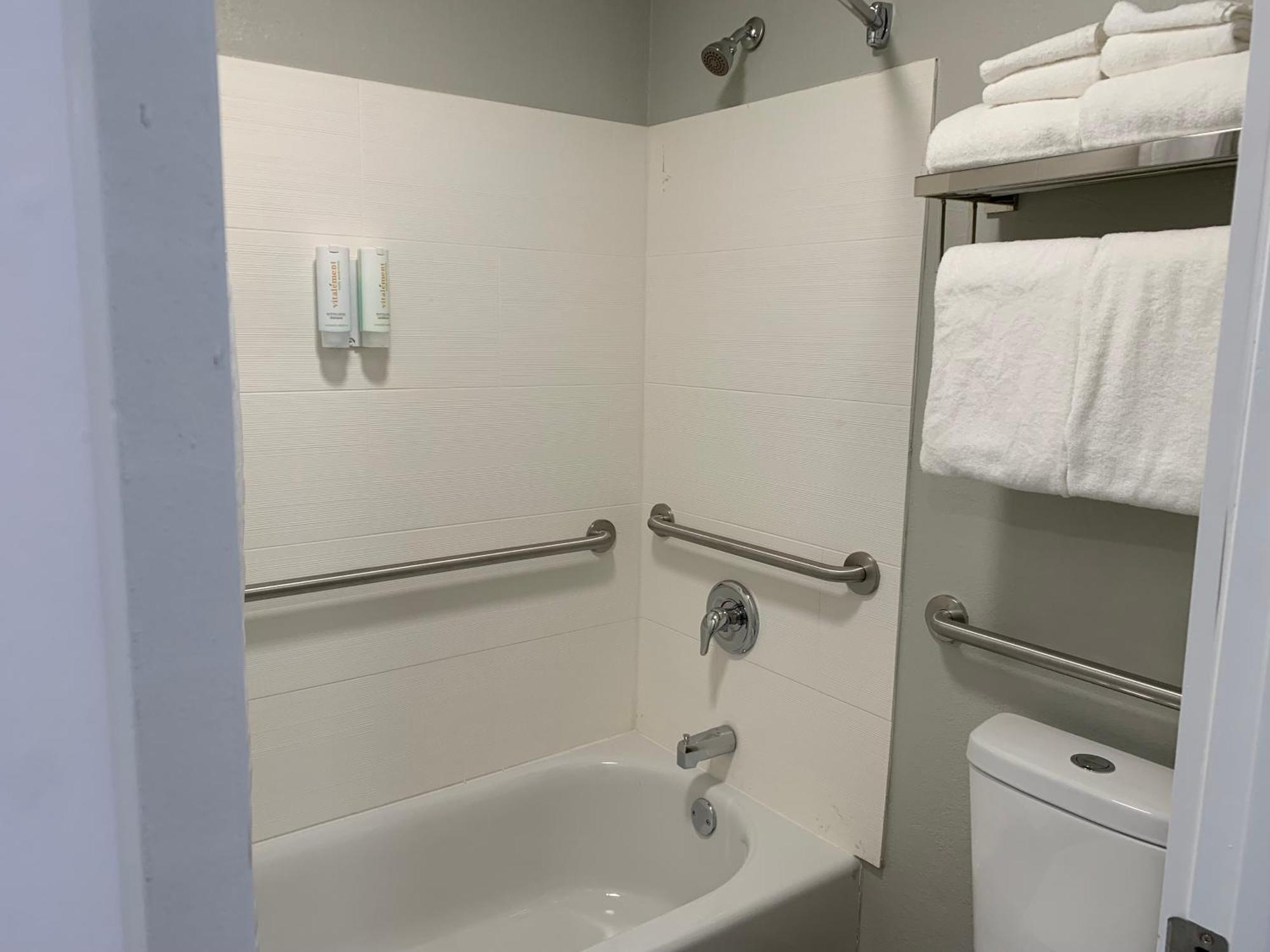 Mainstay Suites Springfield South - Battlefield Rd Bagian luar foto