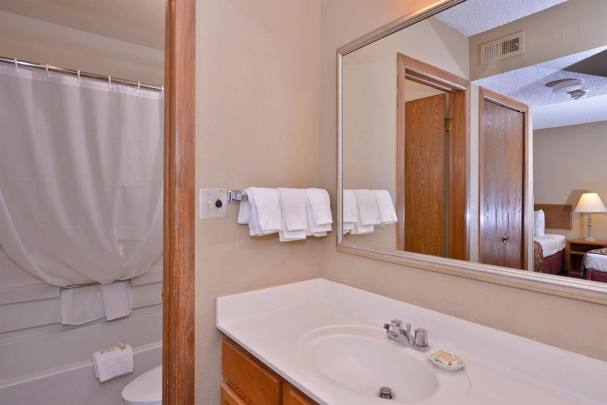 Mainstay Suites Springfield South - Battlefield Rd Bagian luar foto