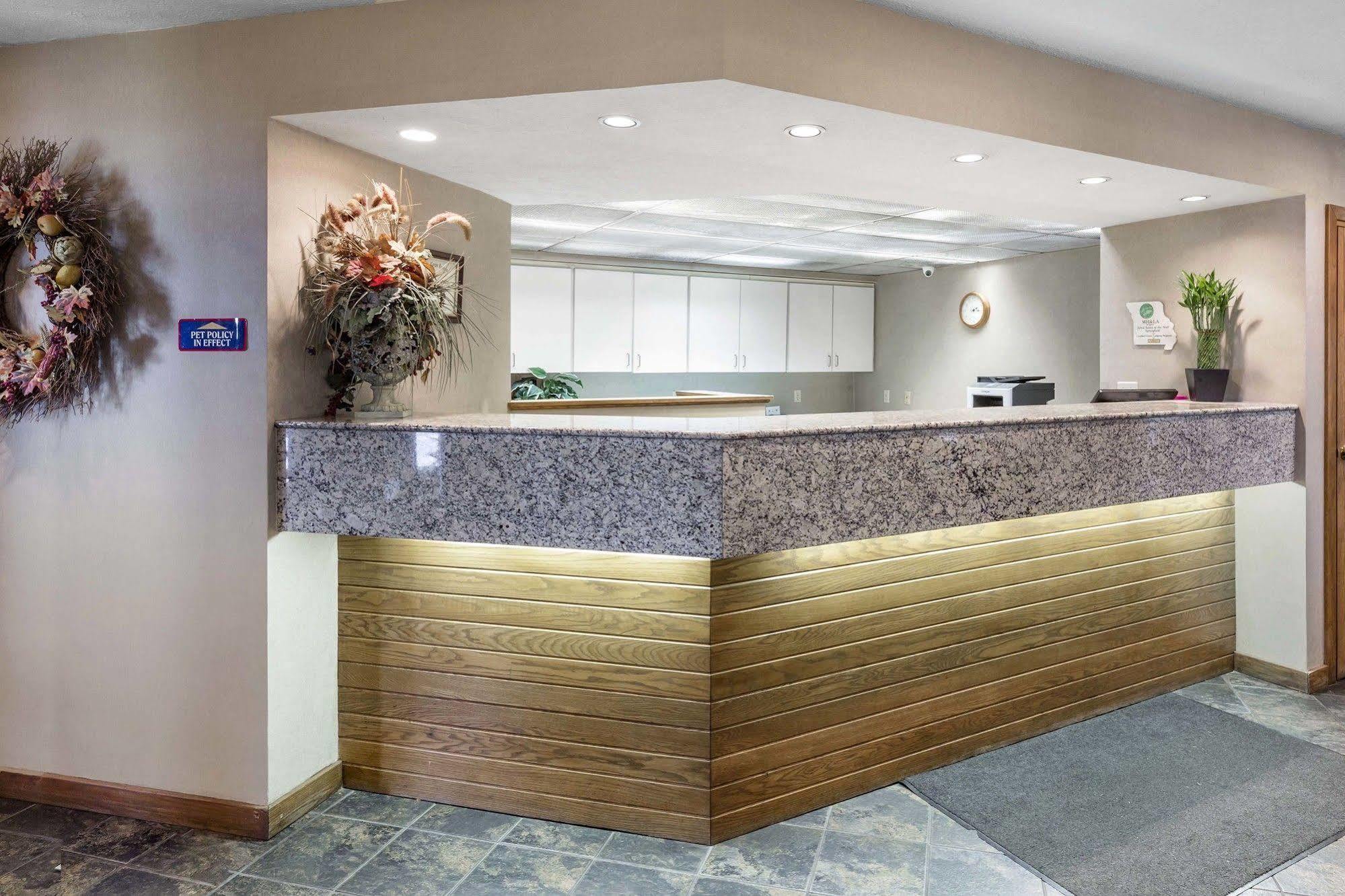 Mainstay Suites Springfield South - Battlefield Rd Bagian luar foto